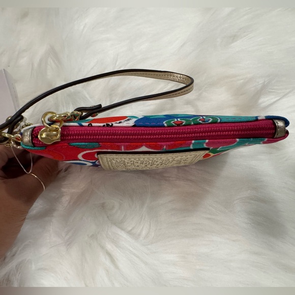 Coach Poppy C Print Wristlet F48151 - Picture 4 of 7